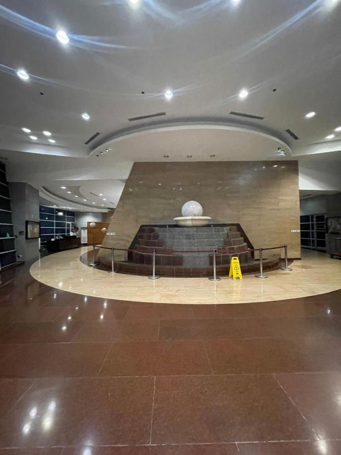 Apartamento Pearl Of The Orient Tower, In Front Of Us Embassy Manila Exterior foto