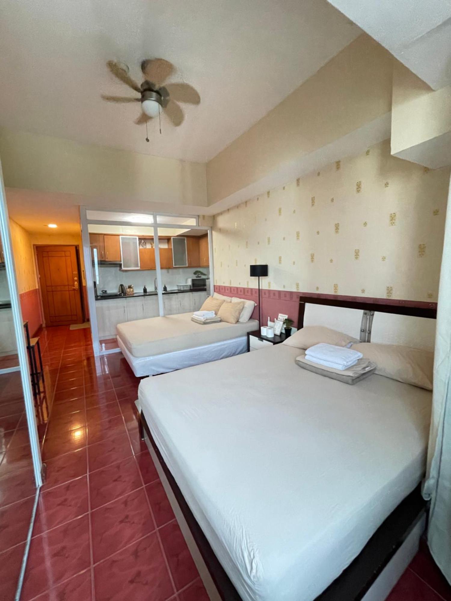 Apartamento Pearl Of The Orient Tower, In Front Of Us Embassy Manila Exterior foto
